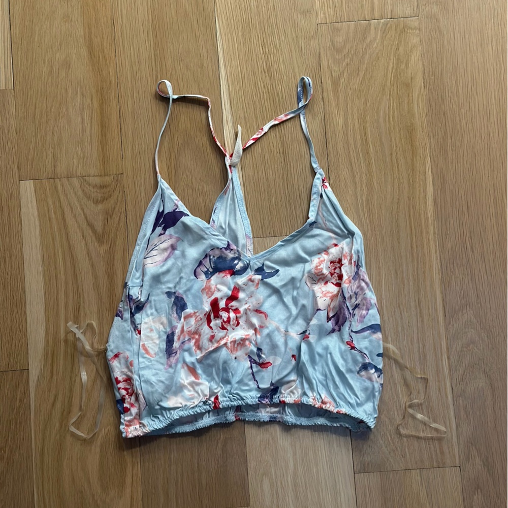 Solemio Women’s Light Blue Floral Crop Top Size M and Midi Skirt Set Size L.